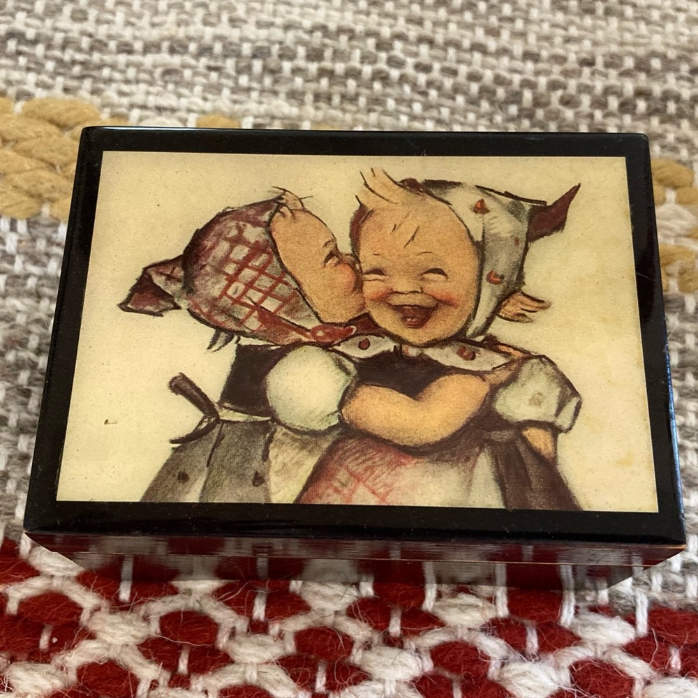 Vintage Reuge Hummel Music Box